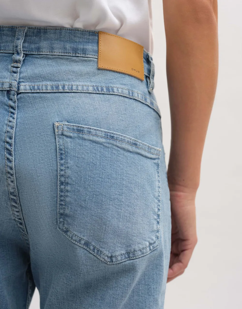 carrot_jeans_loryn_iced_2.webp OPUS Fashion Carrot Jeans Loryn Iced^ Jeans