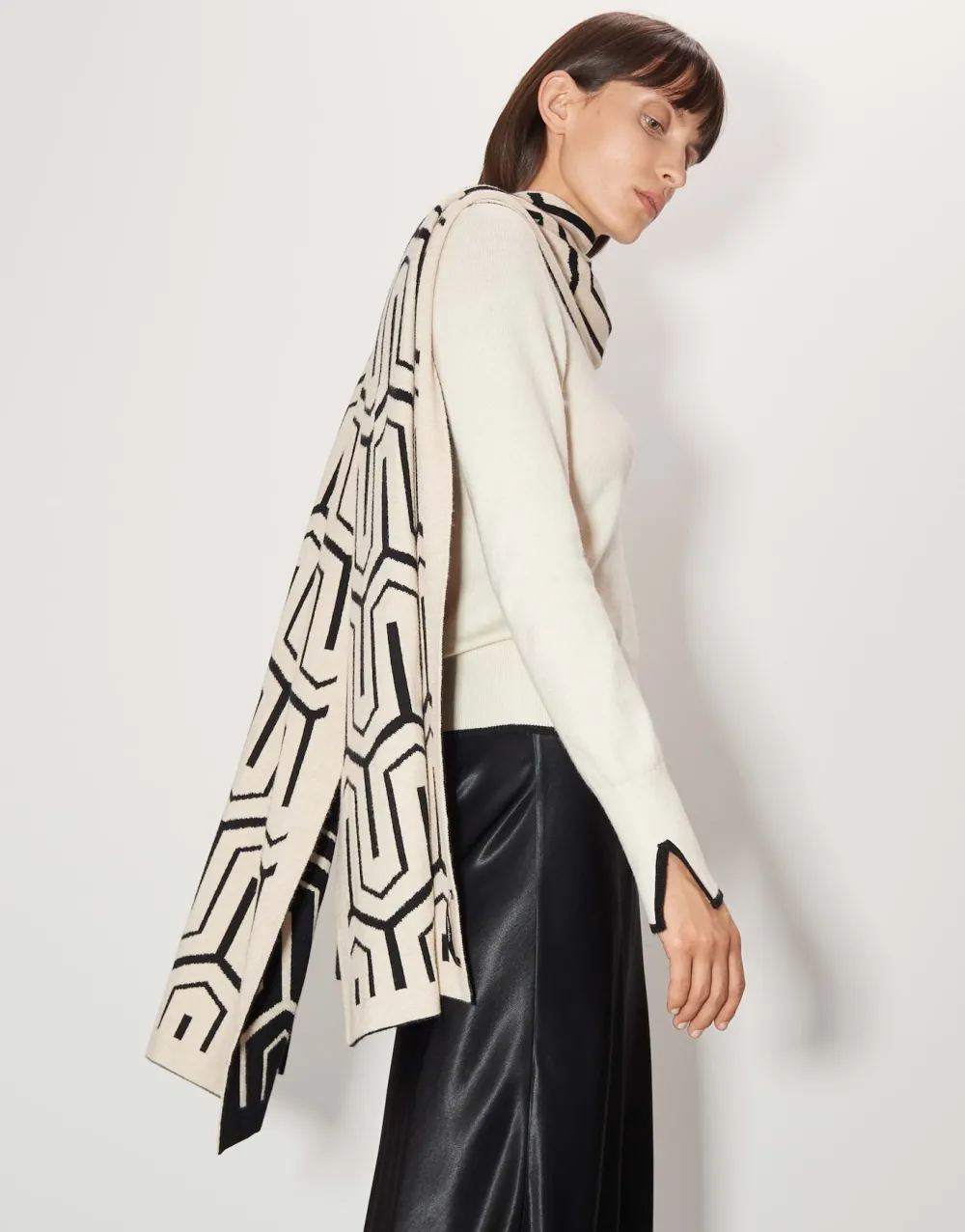 sjaal_bassu_scarf_1.webp someday Sjaal Bassu Scarf^ Accessoires