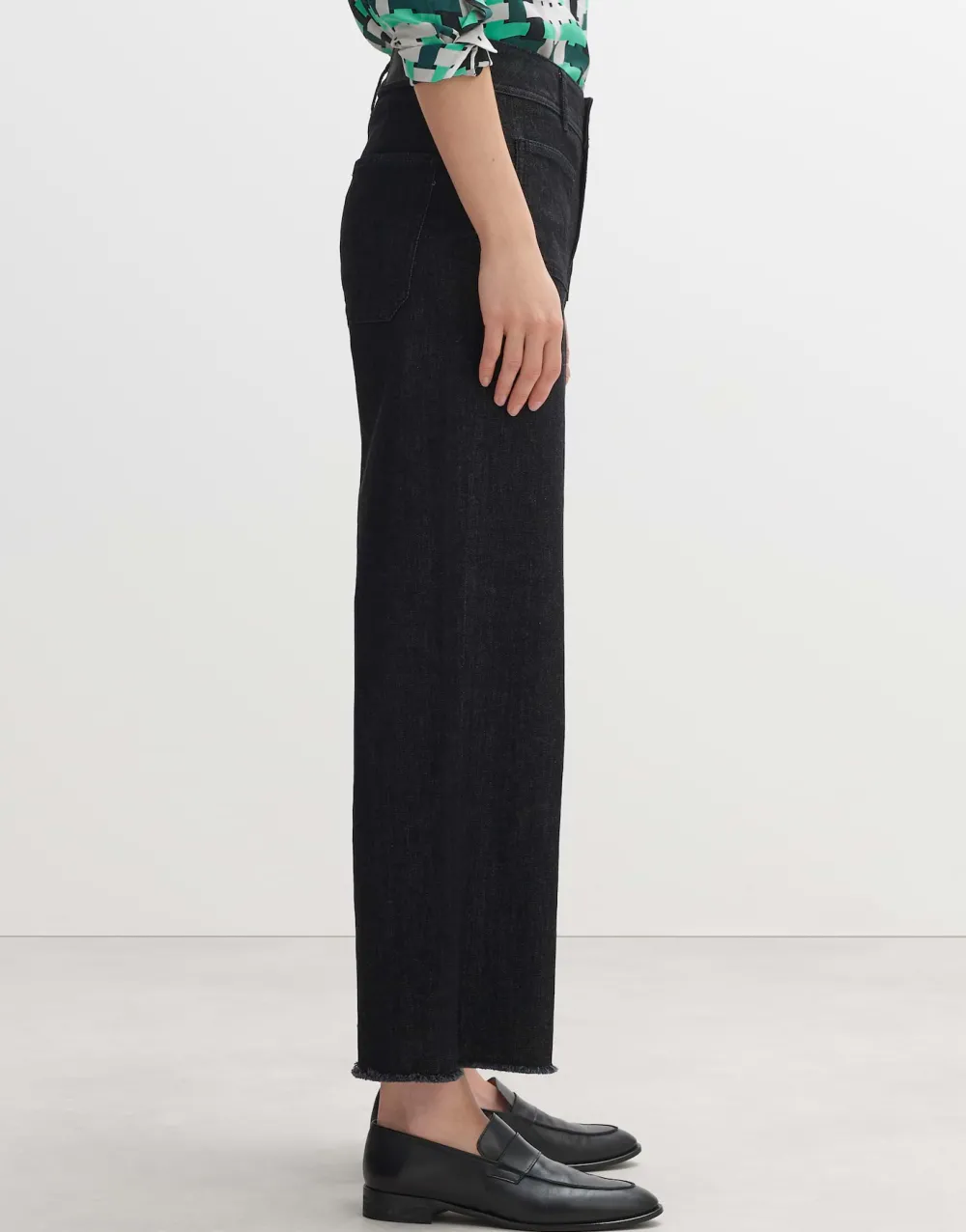 wide_cropped_jeans_macona_black_4.webp OPUS Fashion Wide Cropped Jeans Macona Black^ Jeans